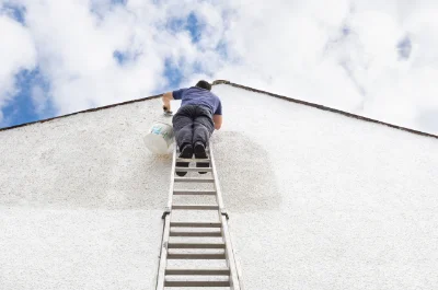Peinture extérieure à Yzernay — façades et ravalement